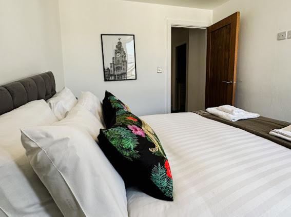 Mathew Street 1 Bed Apt Sleeps 6 Liverpool Bagian luar foto