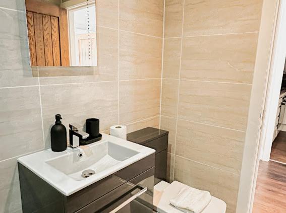 Mathew Street 1 Bed Apt Sleeps 6 Liverpool Bagian luar foto